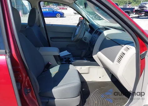 2011 Ford Escape Xls z USA, uszkodzony, nr VIN 1FMCU0C79BKA80170